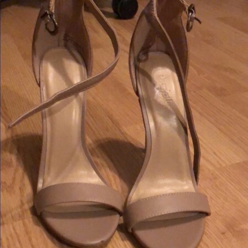 Beige heels